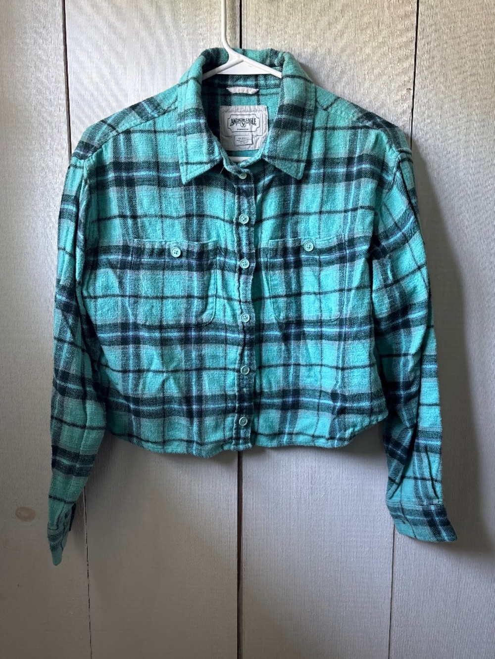 Woman’s American eagle cropped flannel